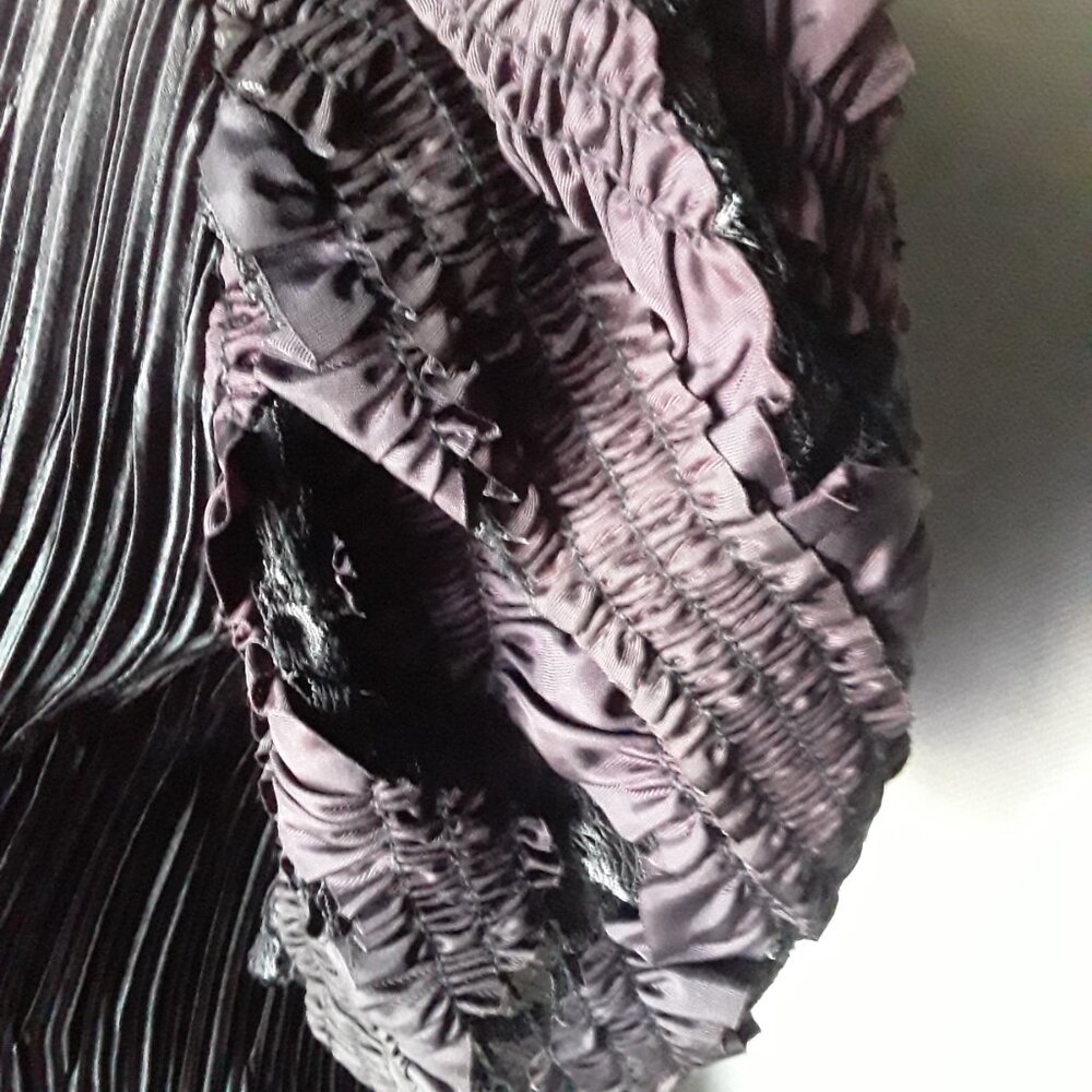 Vintage Karen Lawrence by Matthew lovely crinkle blk and purple puffy top size 8 - Picture 4 of 13